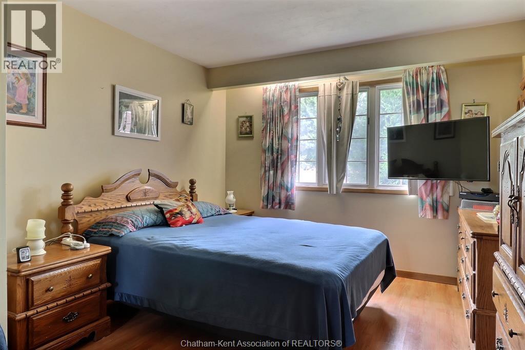 Photo 16 of 42 Willcox Street, Chatham ON