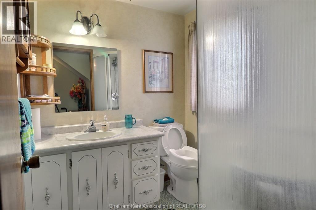 Photo 20 of 42 Willcox Street, Chatham ON