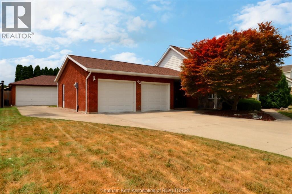 Photo 28 of 42 Willcox Street, Chatham ON