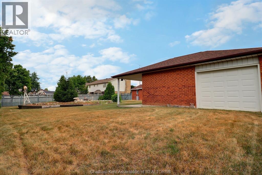 Photo 31 of 42 Willcox Street, Chatham ON