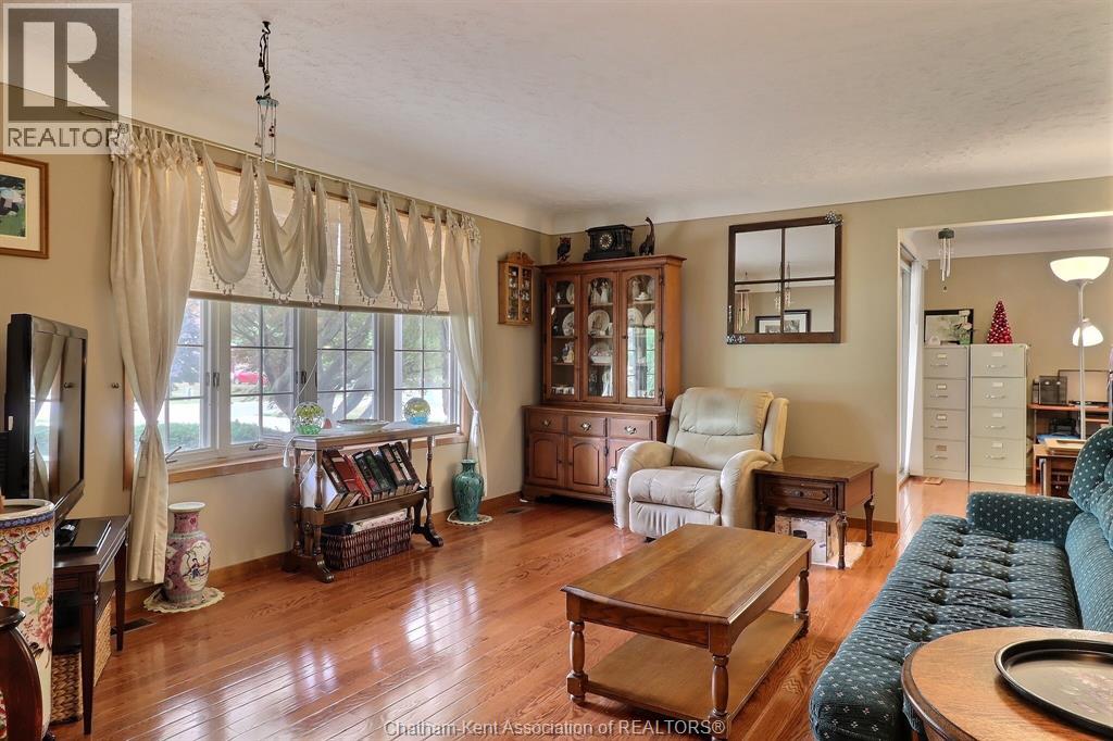 Photo 5 of 42 Willcox Street, Chatham ON