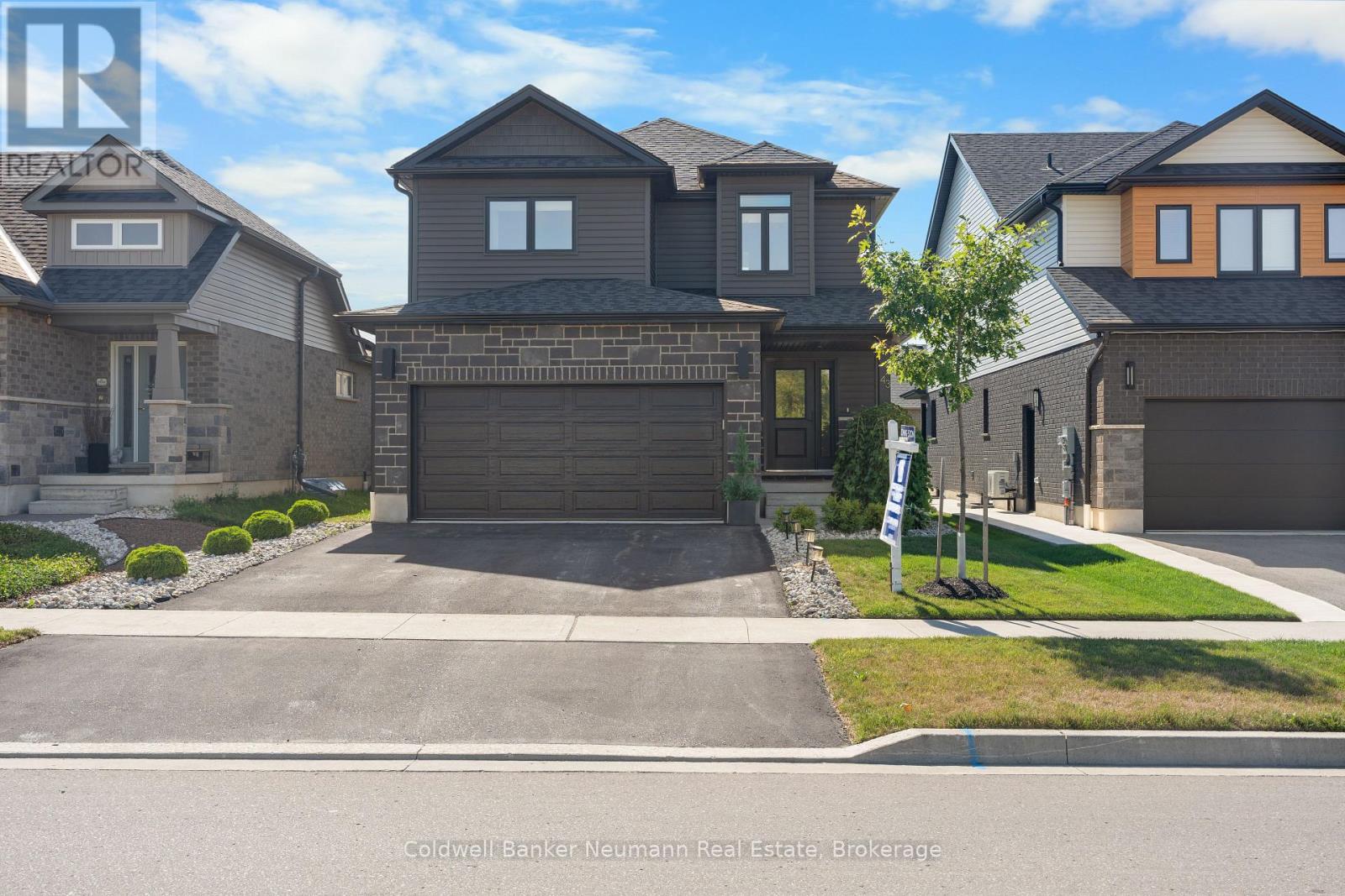 Photo 1 of 43 York Street E, Centre Wellington ON