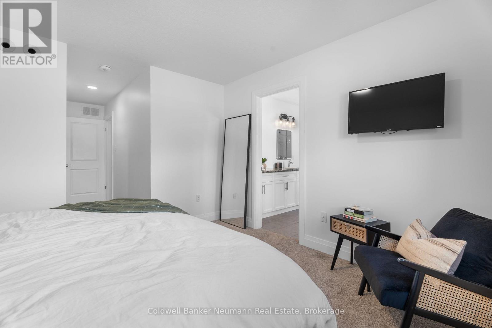 Photo 22 of 43 York Street E, Centre Wellington ON