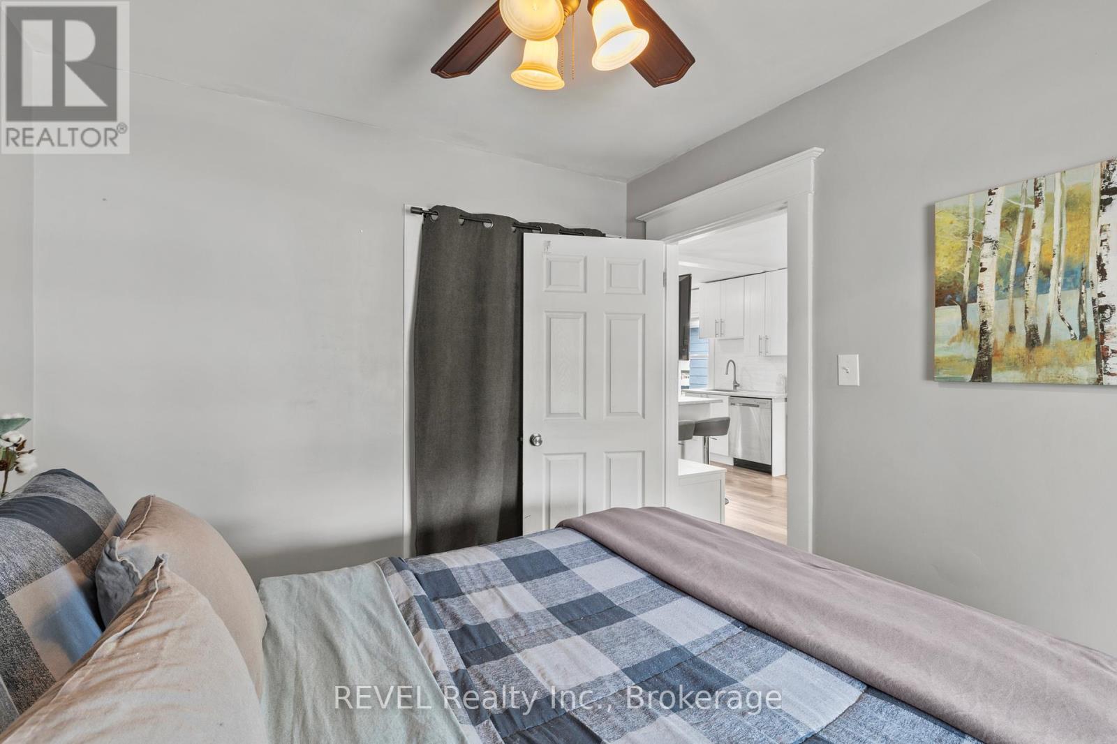 Photo 6 of 45 Mcghie Street, St Catharines ON