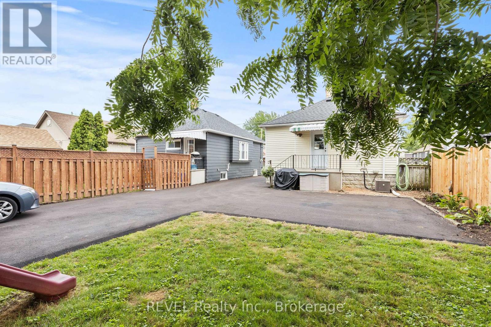 Photo 29 of 45 Mcghie Street, St Catharines ON