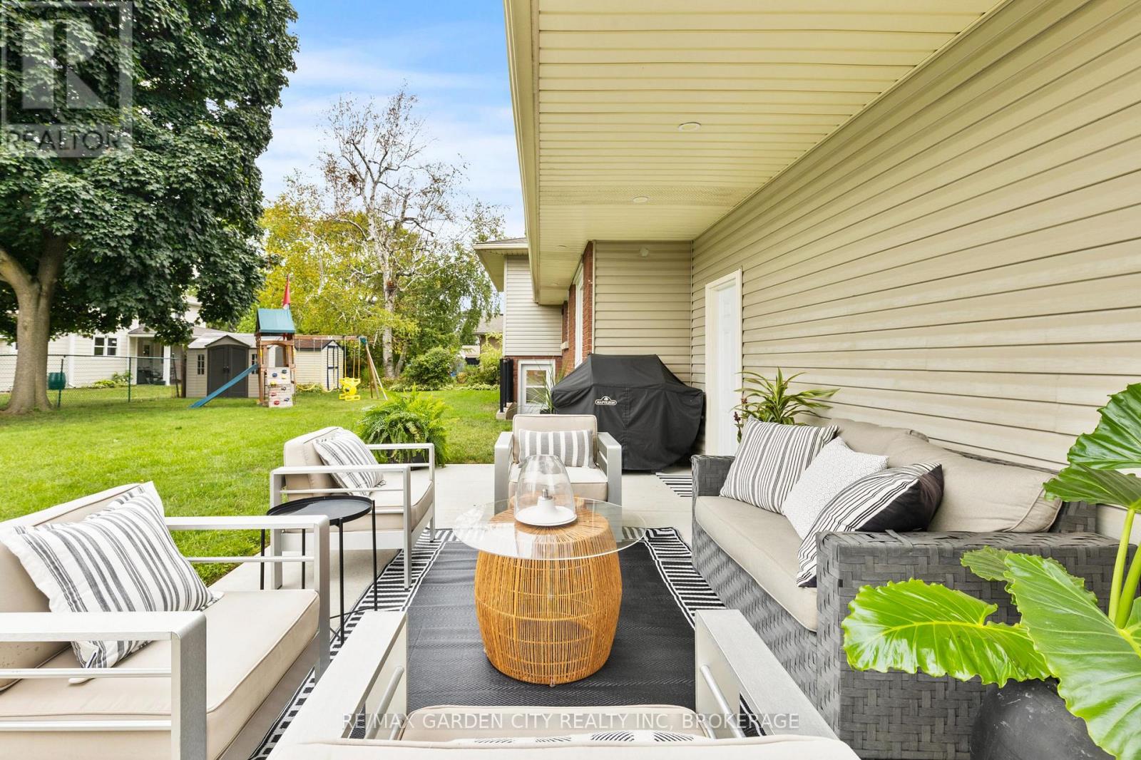 Photo 39 of 3 Cardinal Circle, St Catharines ON