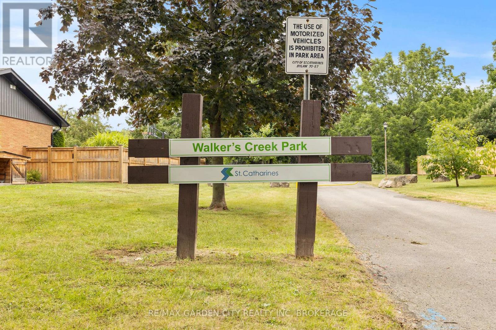 Photo 45 of 3 Cardinal Circle, St Catharines ON