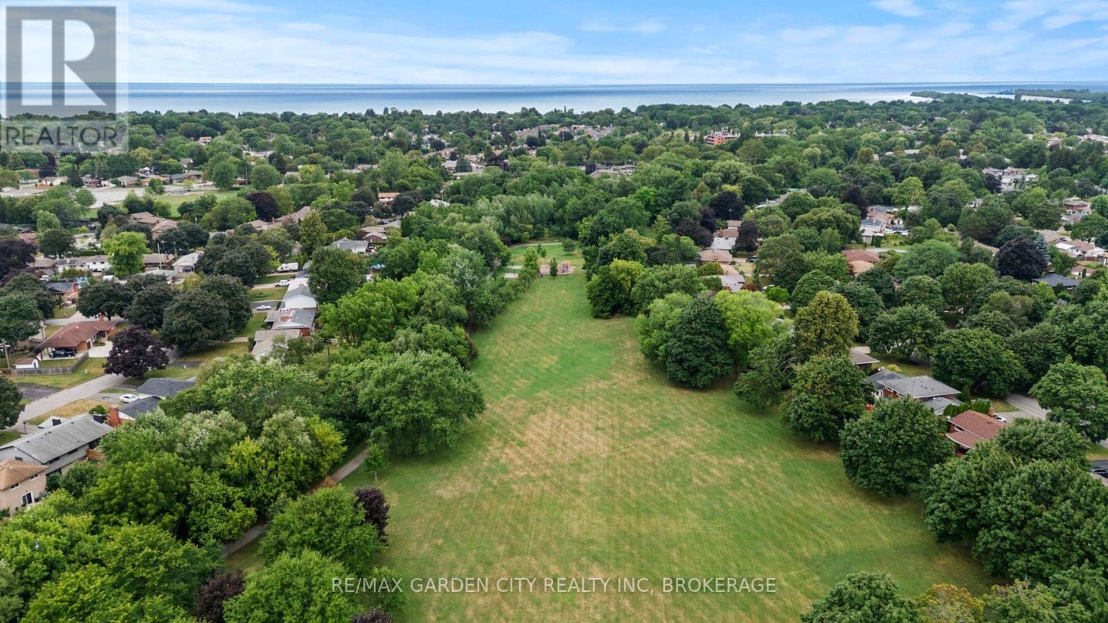 Photo 47 of 3 Cardinal Circle, St Catharines ON