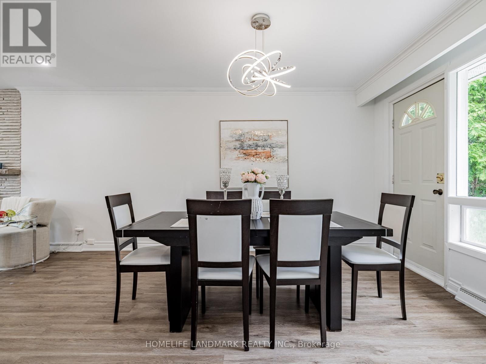 Photo 10 of 30 Burleigh Heights Drive, Toronto ON