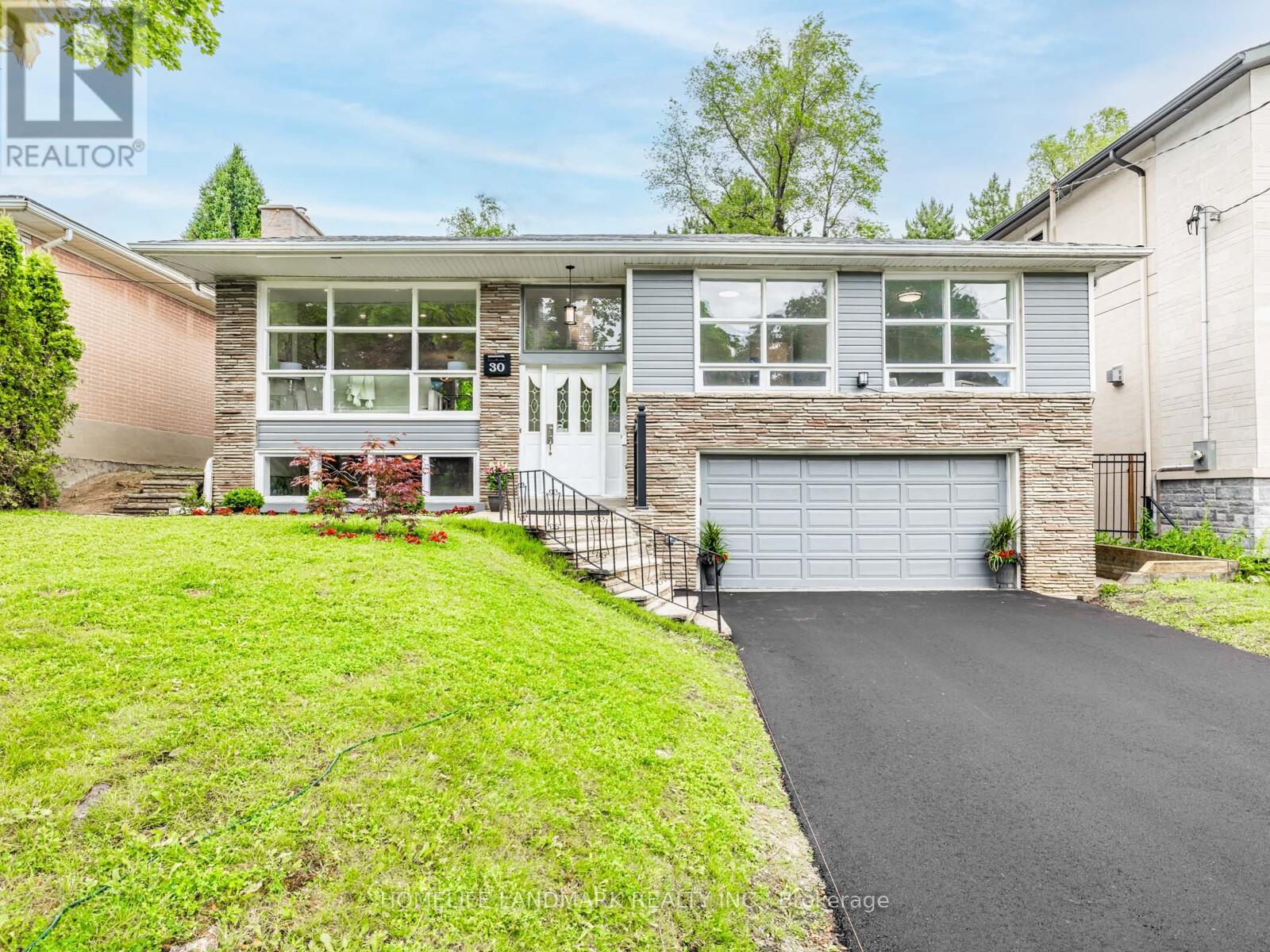 Photo 2 of 30 Burleigh Heights Drive, Toronto ON
