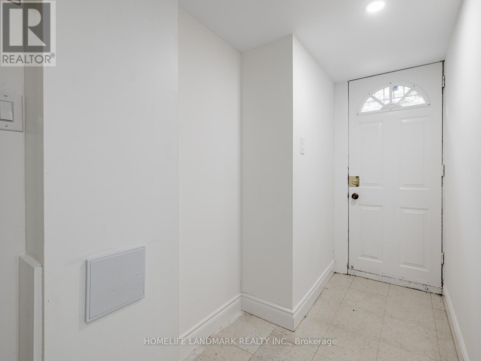 Photo 26 of 30 Burleigh Heights Drive, Toronto ON
