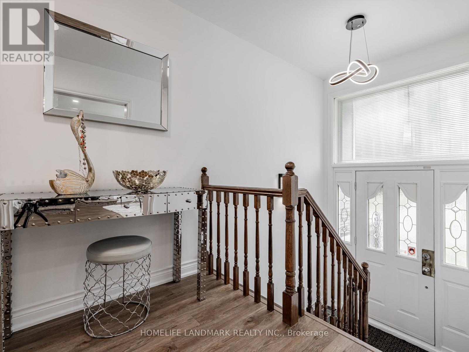 Photo 3 of 30 Burleigh Heights Drive, Toronto ON