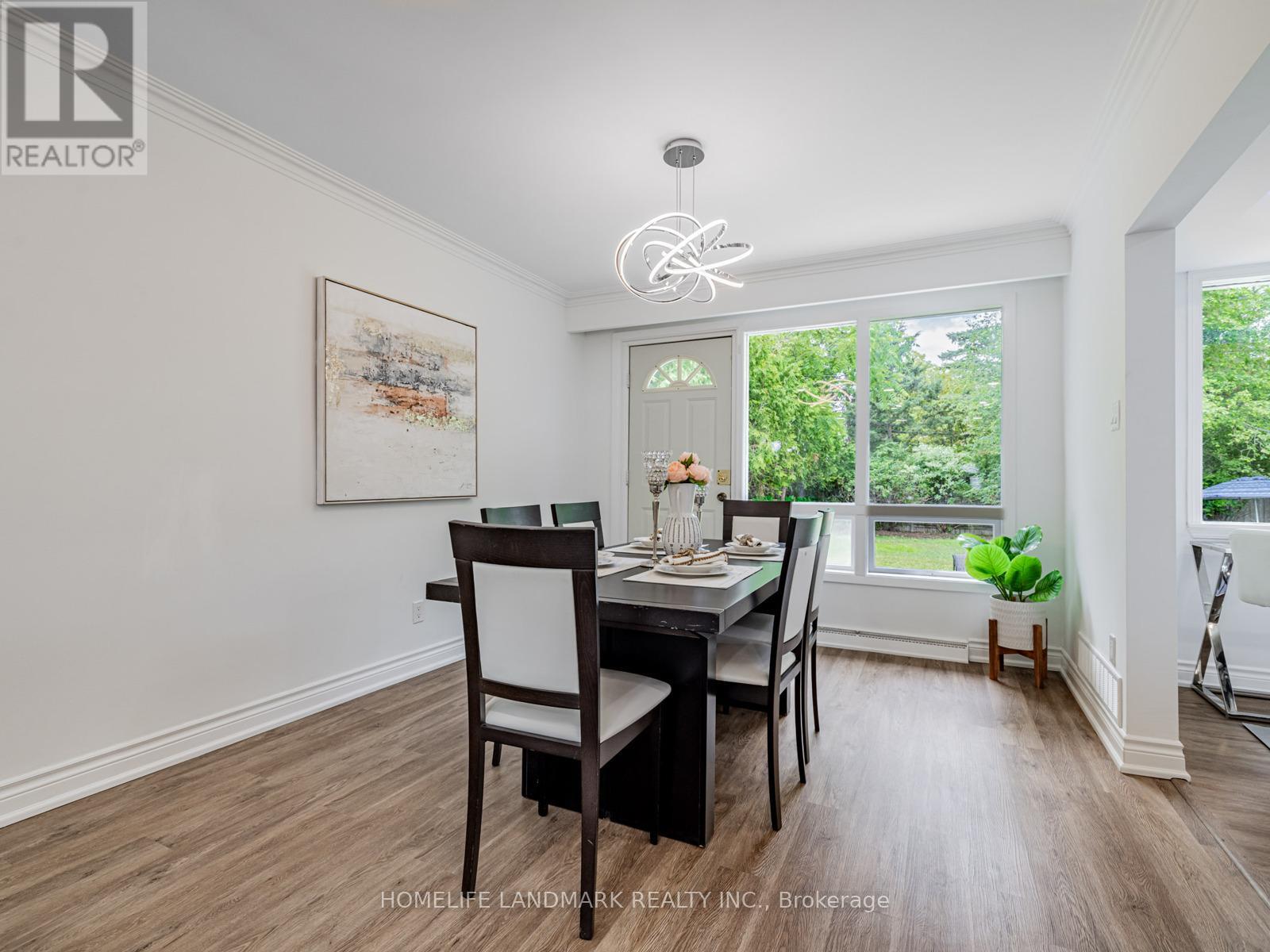 Photo 8 of 30 Burleigh Heights Drive, Toronto ON