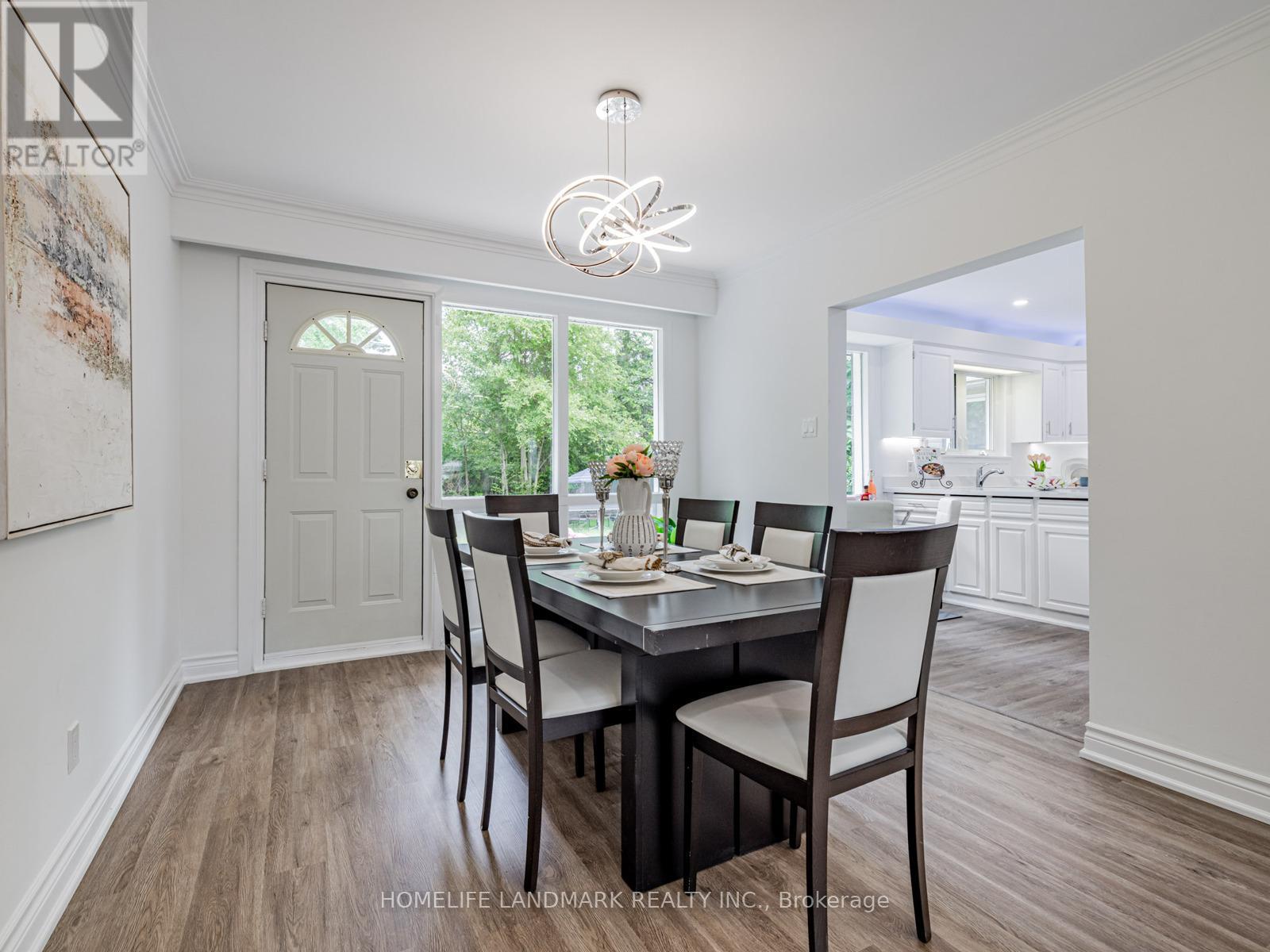 Photo 9 of 30 Burleigh Heights Drive, Toronto ON