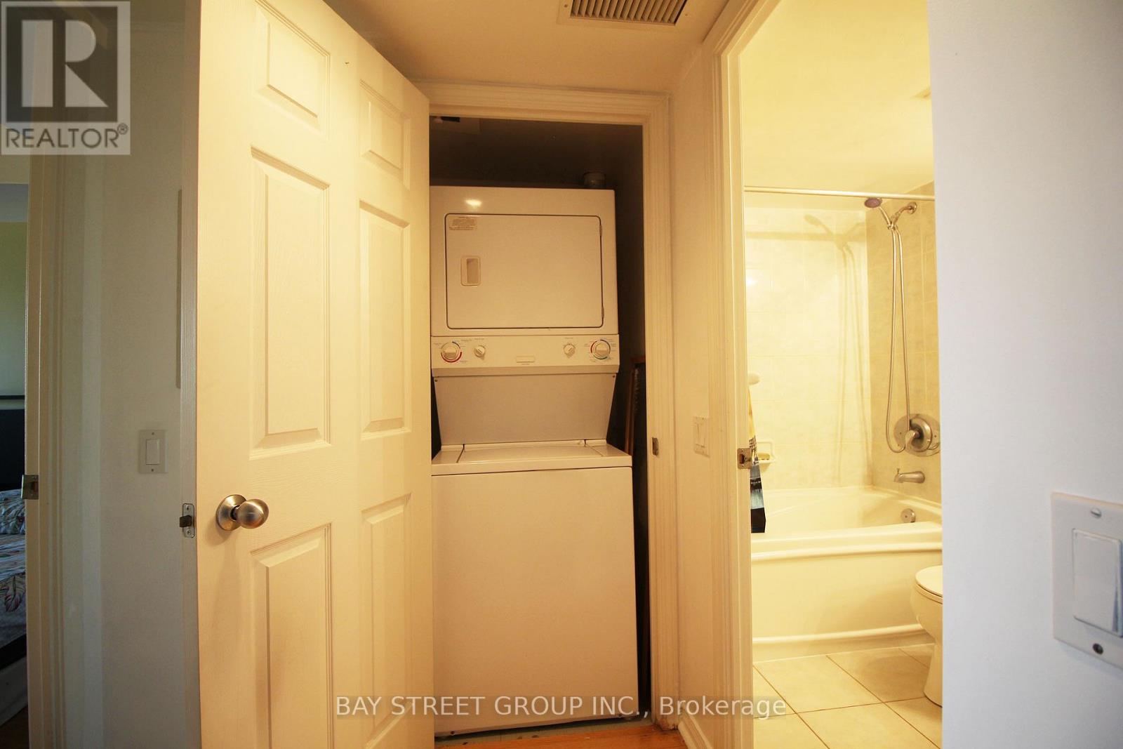 Photo 13 of 1512 30 Harrison Garden Boulevard, Toronto ON