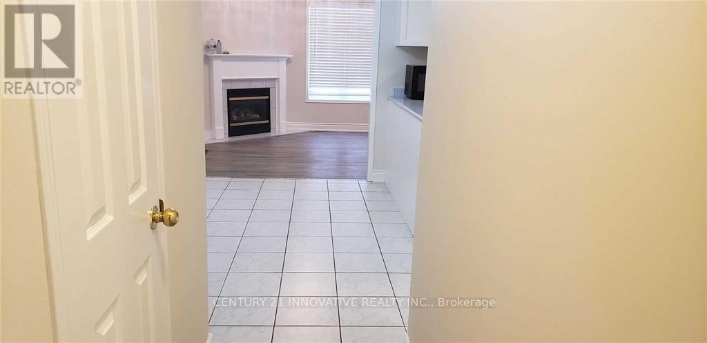 Photo 11 of Upper 32 Yellowood Circle, Vaughan ON