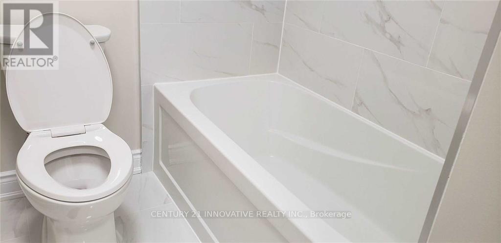 Photo 18 of Upper 32 Yellowood Circle, Vaughan ON