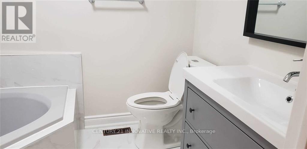 Photo 24 of Upper 32 Yellowood Circle, Vaughan ON