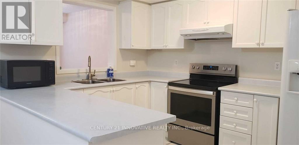 Photo 8 of Upper 32 Yellowood Circle, Vaughan ON
