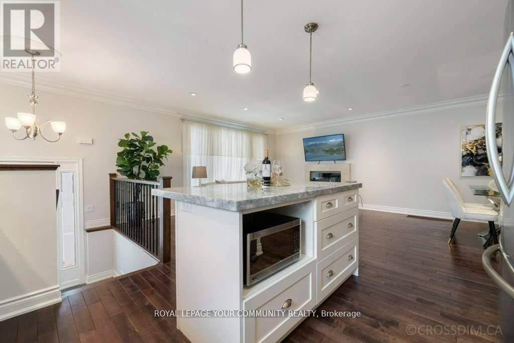 Photo 10 of 350 Amelia Street, Newmarket ON