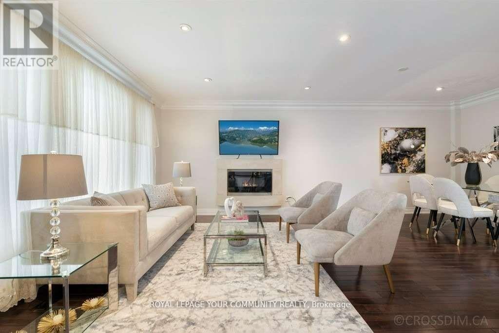 Photo 3 of 350 Amelia Street, Newmarket ON