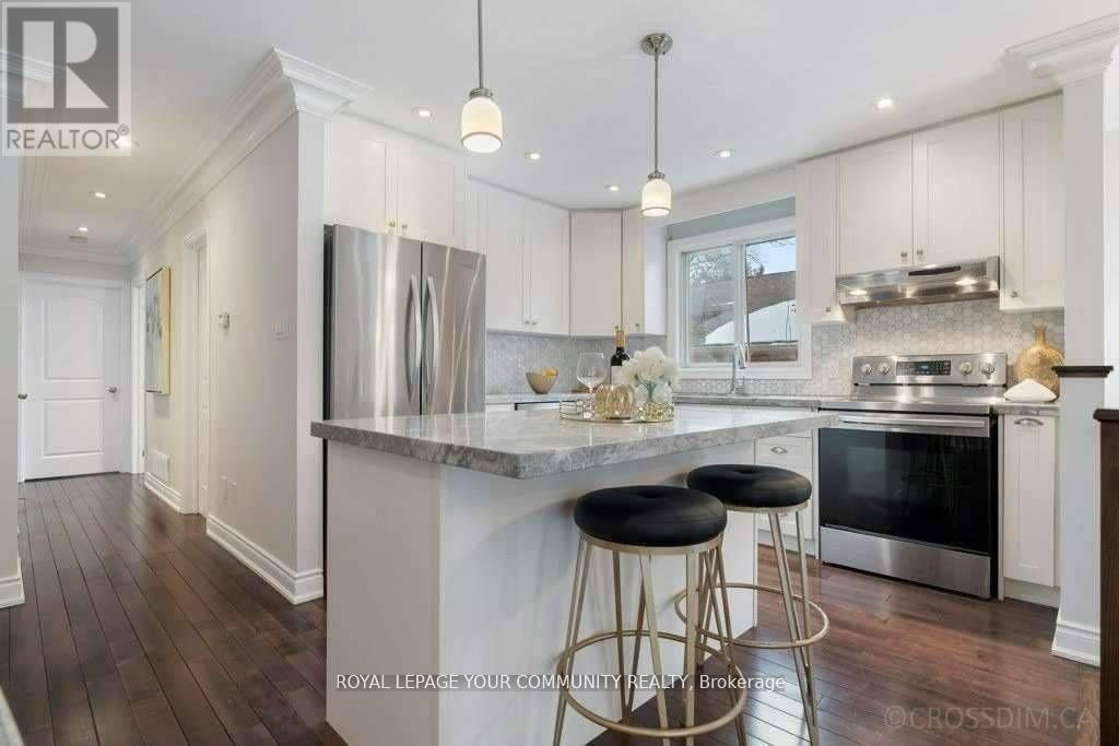 Photo 6 of 350 Amelia Street, Newmarket ON