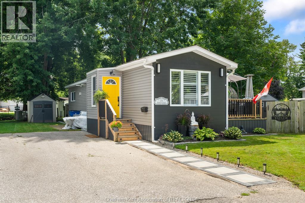 Photo 22 of 23 Sutton Court, Chatham ON