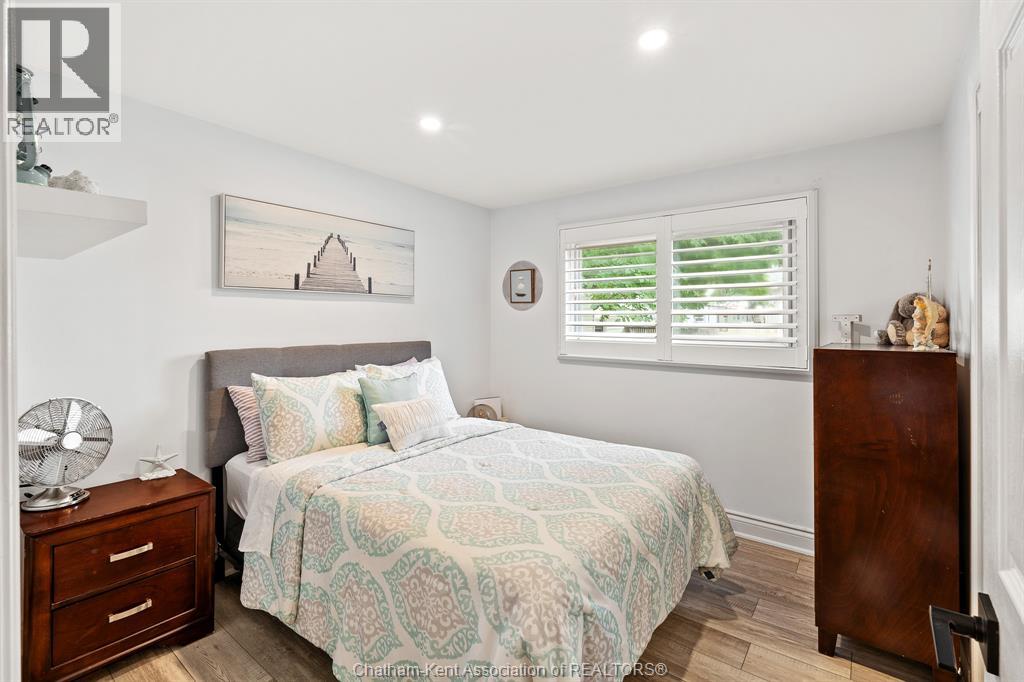 Photo 11 of 23 Sutton Court, Chatham ON