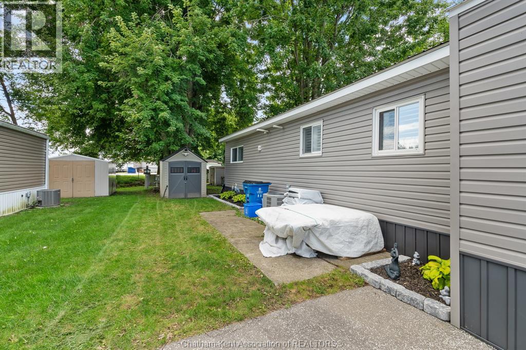 Photo 8 of 23 Sutton Court, Chatham ON