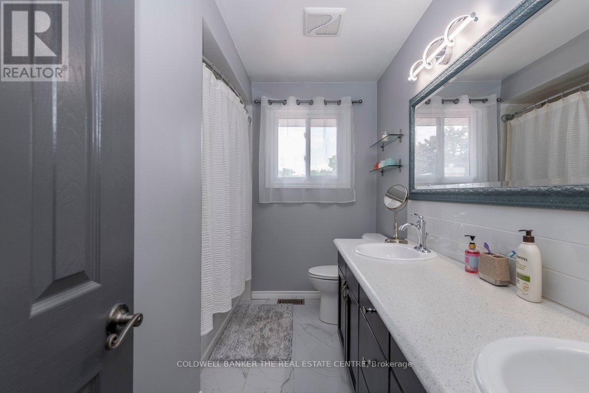 Photo 37 of 204 Park Street, Orillia ON