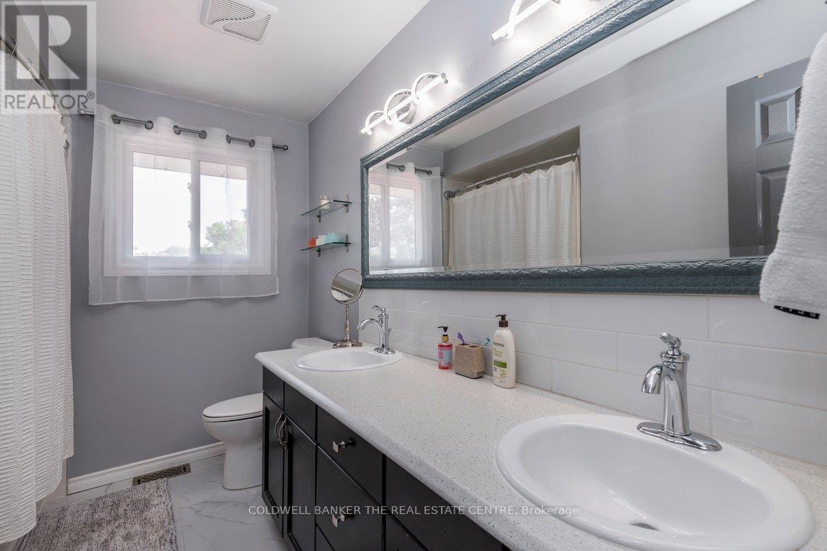Photo 31 of 204 Park Street, Orillia ON