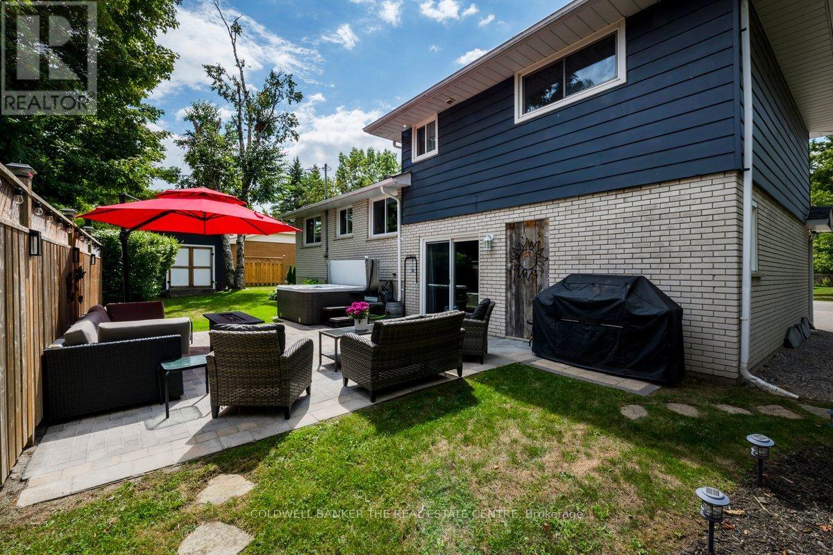 Photo 4 of 204 Park Street, Orillia ON