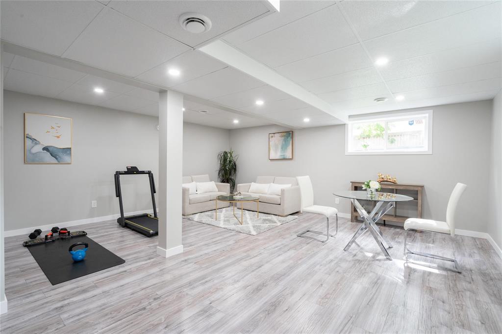 Photo 19 of 840 Lindenwood Drive W, Winnipeg MB