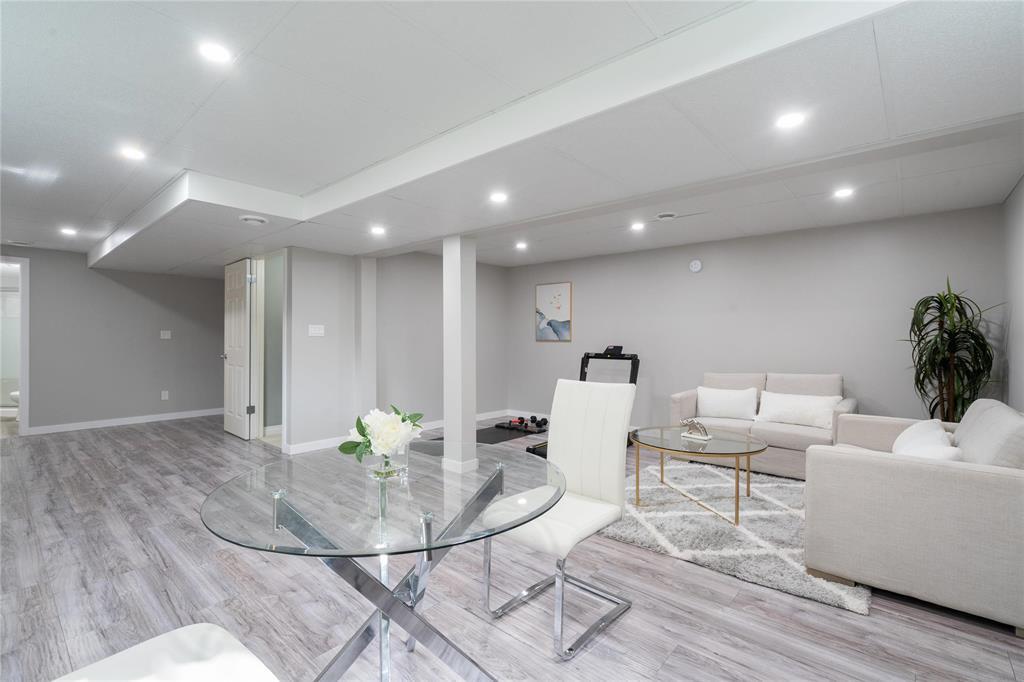 Photo 9 of 840 Lindenwood Drive W, Winnipeg MB