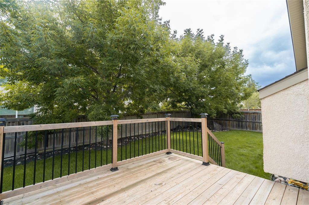 Photo 17 of 840 Lindenwood Drive W, Winnipeg MB
