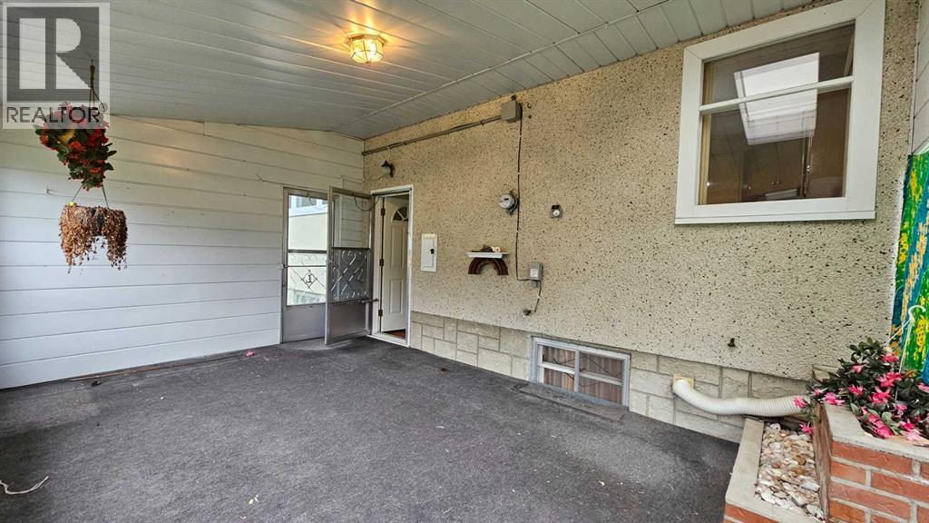 Single Family House Bungalow for Sale in  Holly Street NW Highwood Calgary 