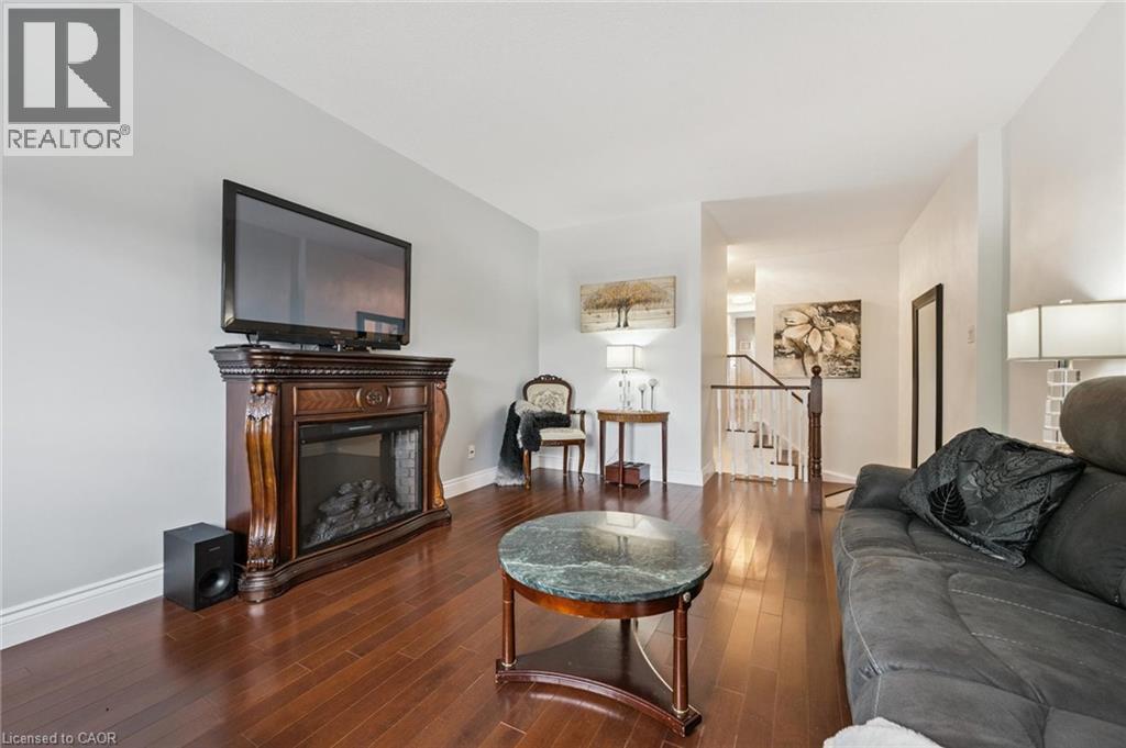 Photo 19 of 41 Yorkville Drive, Courtice ON