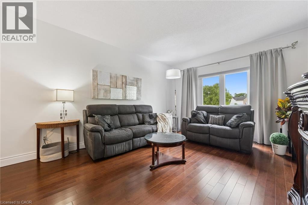 Photo 17 of 41 Yorkville Drive, Courtice ON