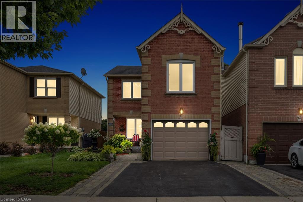 Photo 1 of 41 Yorkville Drive, Courtice ON