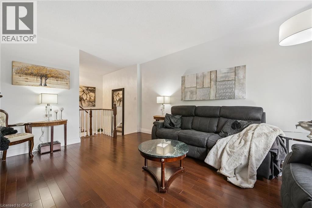 Photo 18 of 41 Yorkville Drive, Courtice ON
