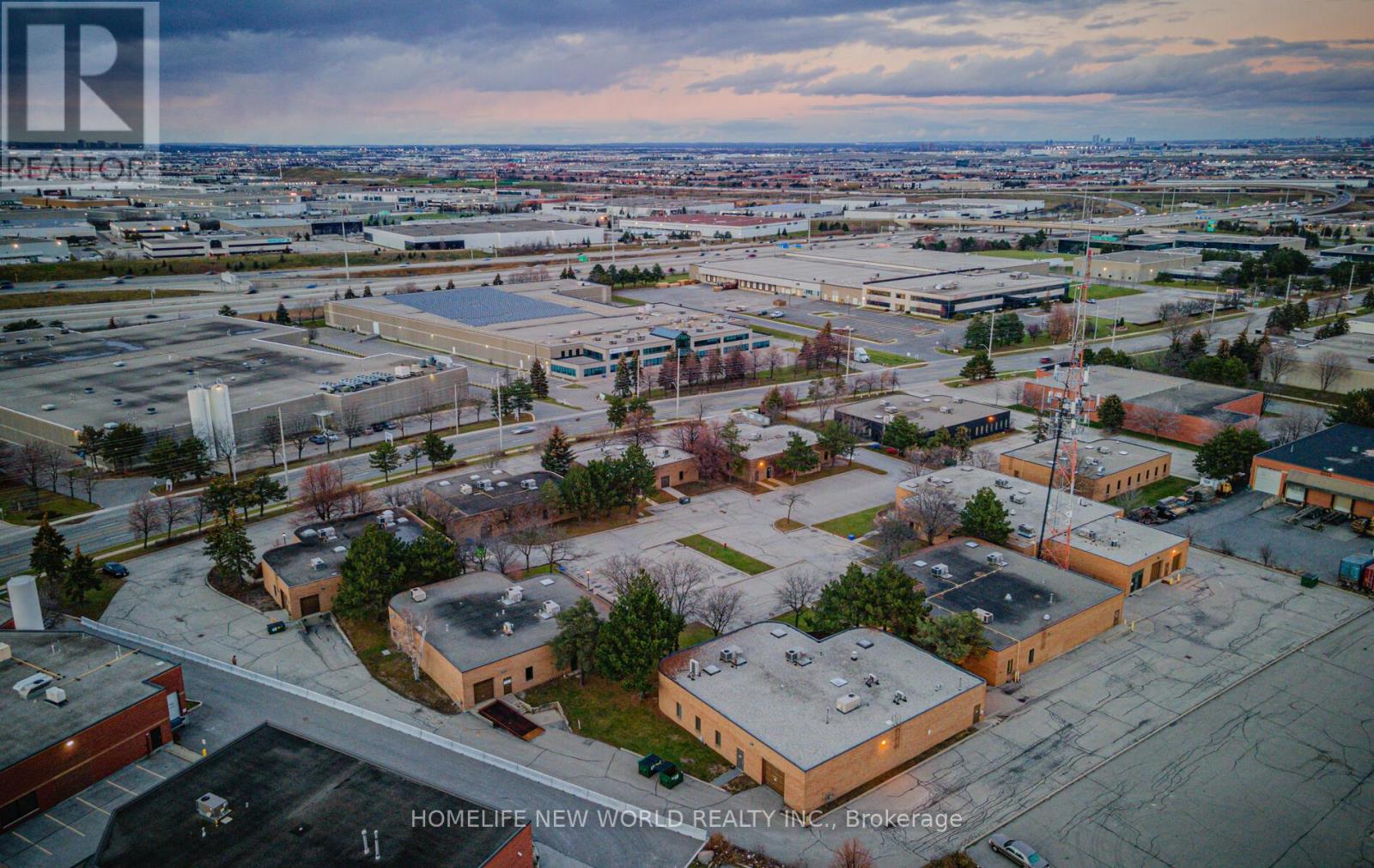Photo 2 of Unit 6 232 Britannia Road E, Mississauga ON
