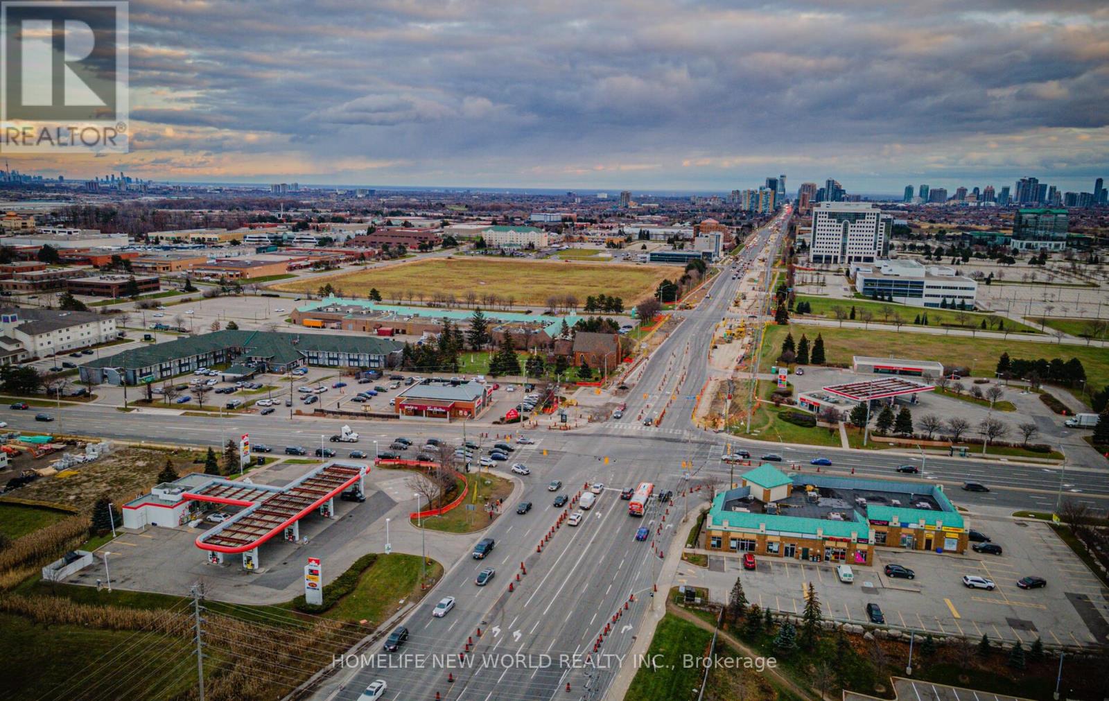 Photo 3 of Unit 6 232 Britannia Road E, Mississauga ON