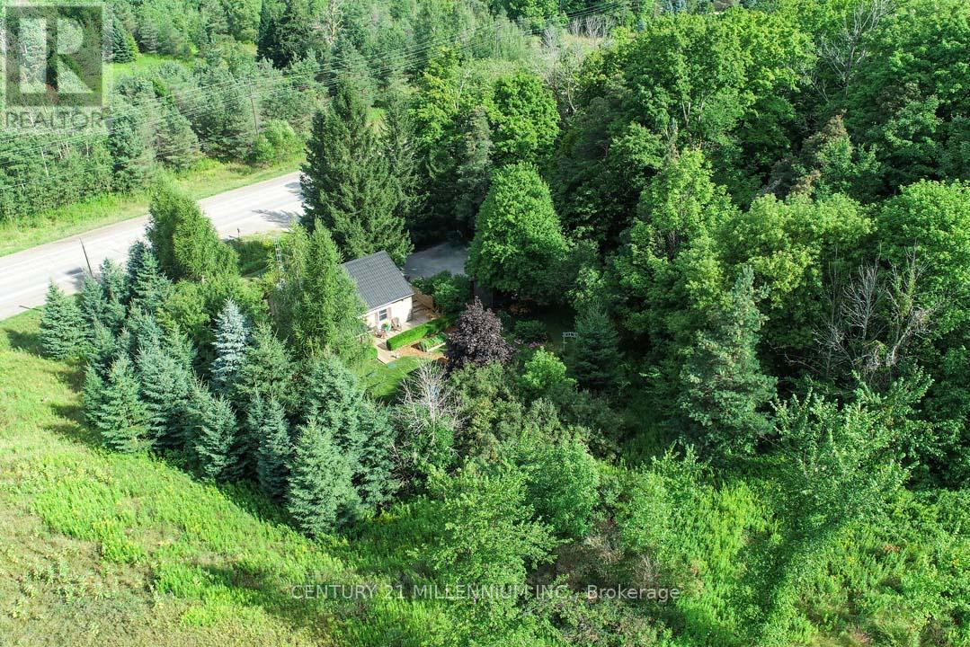 Photo 2 of 707 Charleston Side Road, Caledon ON