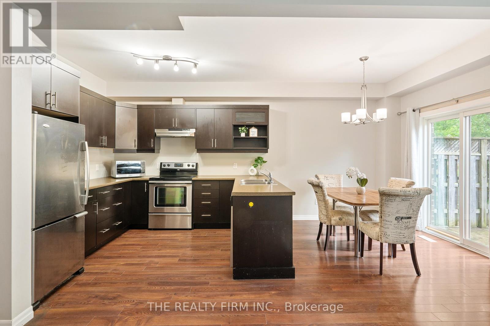 Photo 10 of 49 112 North Centre Road, London North ON
