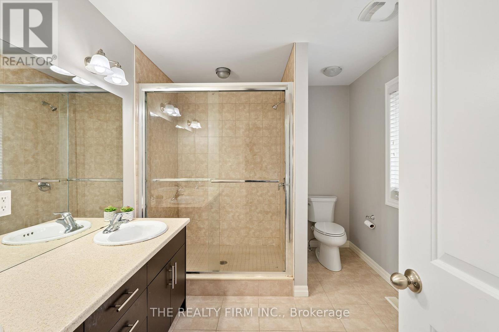 Photo 21 of 49 112 North Centre Road, London North ON