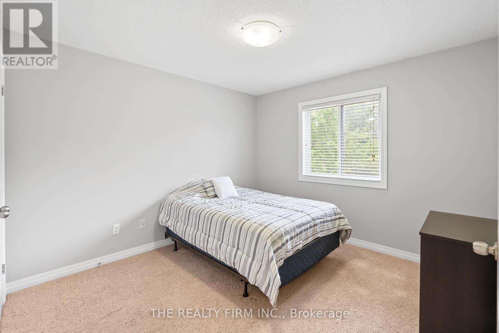 Photo 25 of 49 112 North Centre Road, London North ON