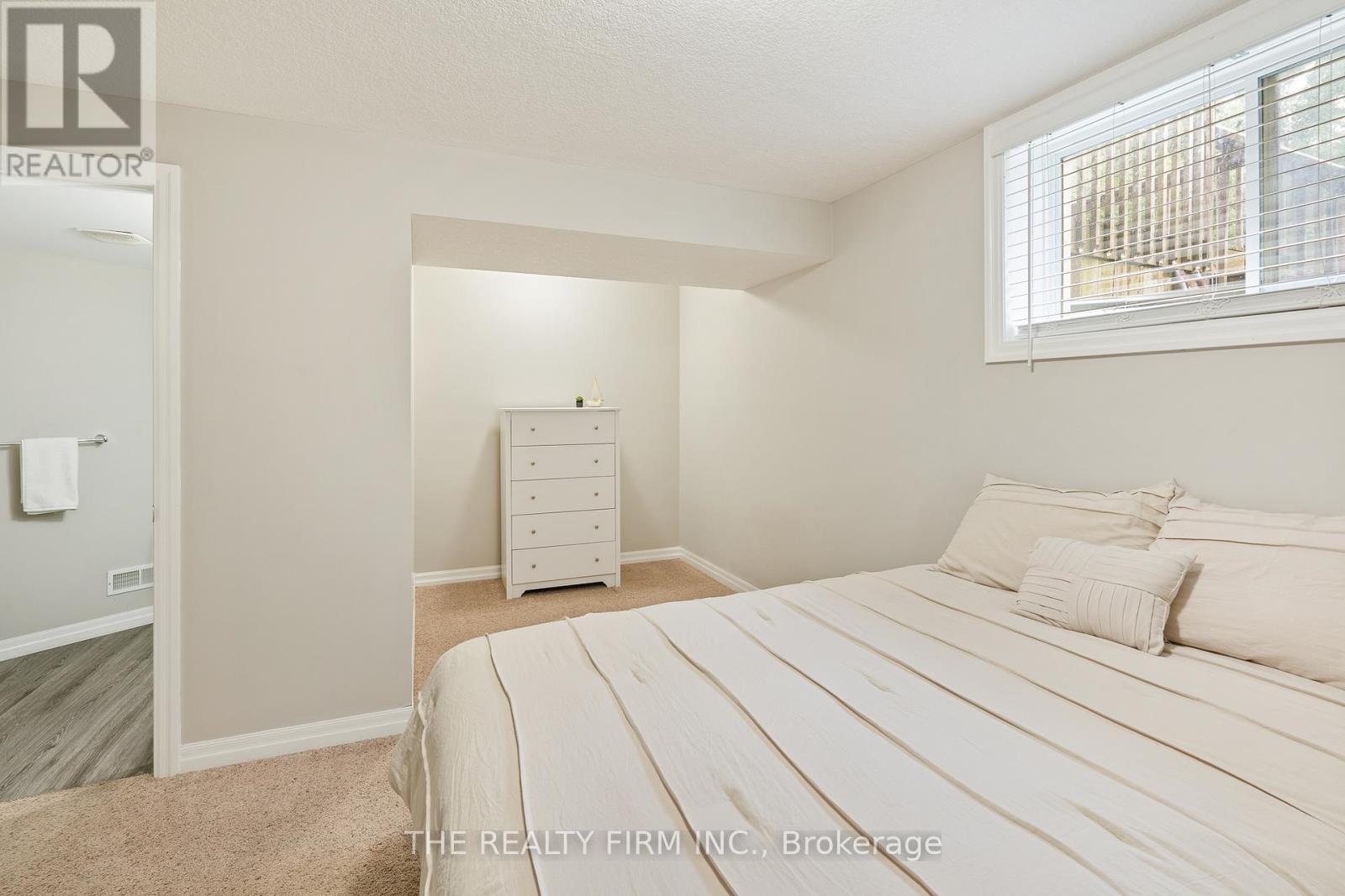 Photo 28 of 49 112 North Centre Road, London North ON