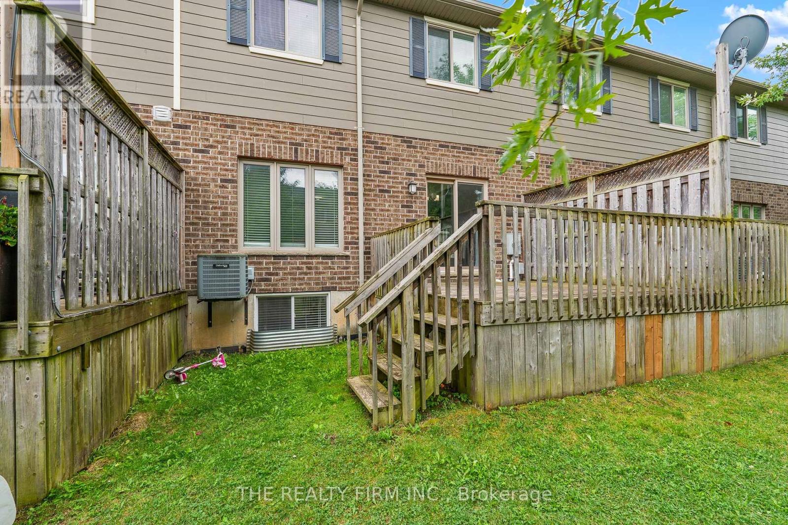 Photo 35 of 49 112 North Centre Road, London North ON