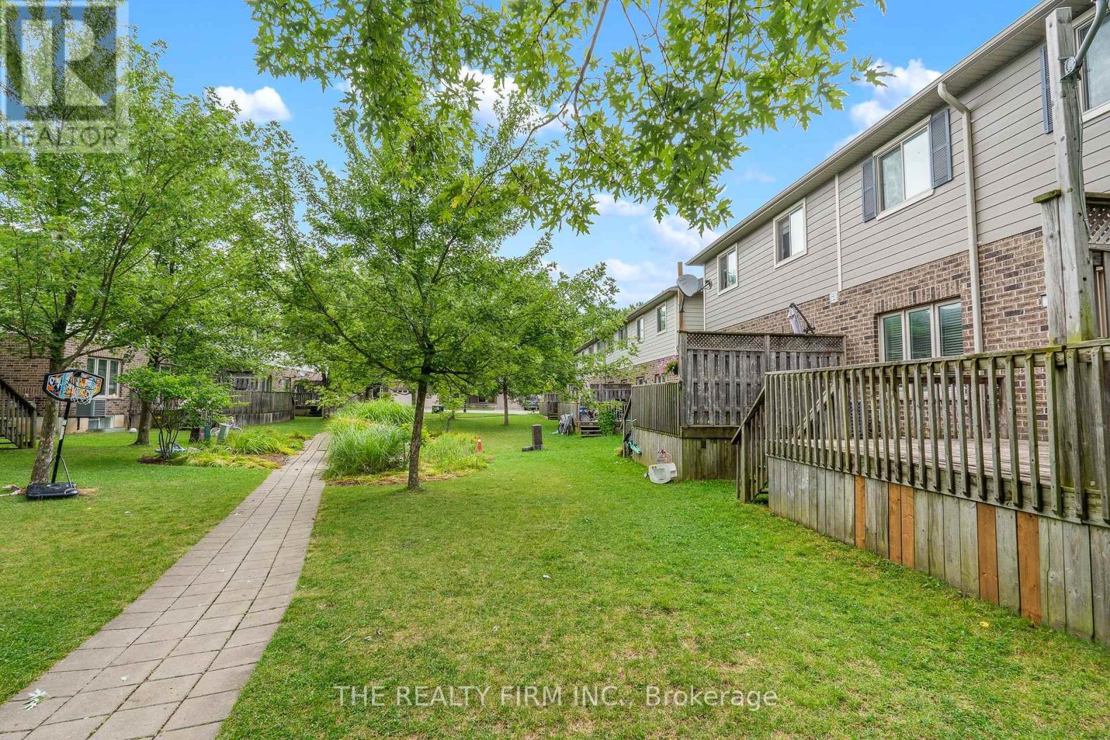 Photo 37 of 49 112 North Centre Road, London North ON