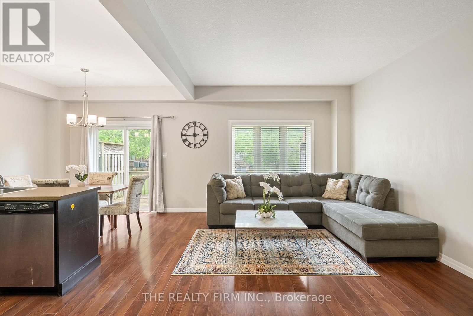 Photo 7 of 49 112 North Centre Road, London North ON